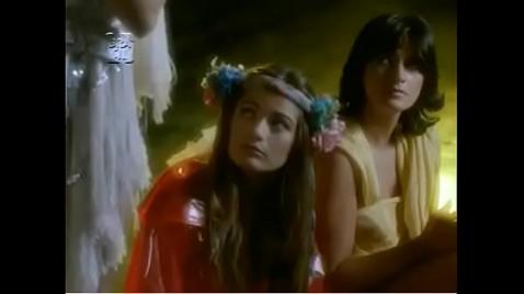Yaşayan Ölülerin Erotik Geceleri Porno Filmi